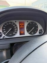 Mercedes-Benz 200 - Mercedes-Benz 200 mit 5 Türen