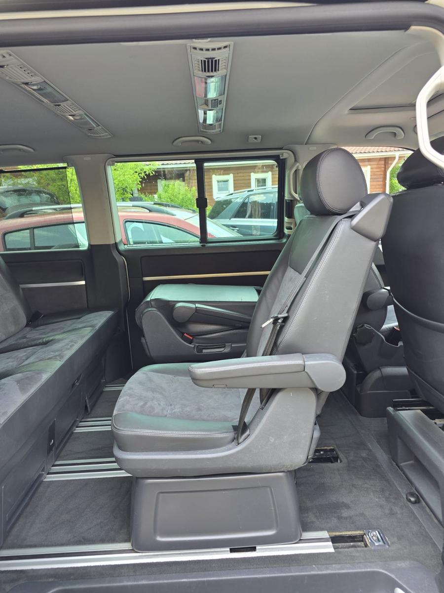 Volkswagen T5 Transporter Bus Multivan Edition 25