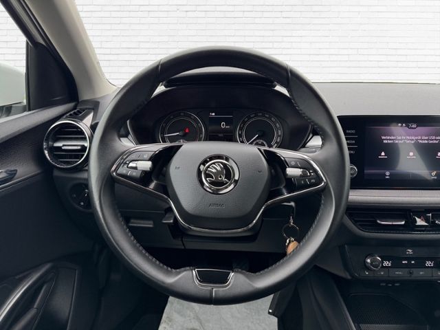 Fahrzeugabbildung SKODA Fabia Ambition 1.0 MPI 80 PS 5-Gang LED SHZG AC