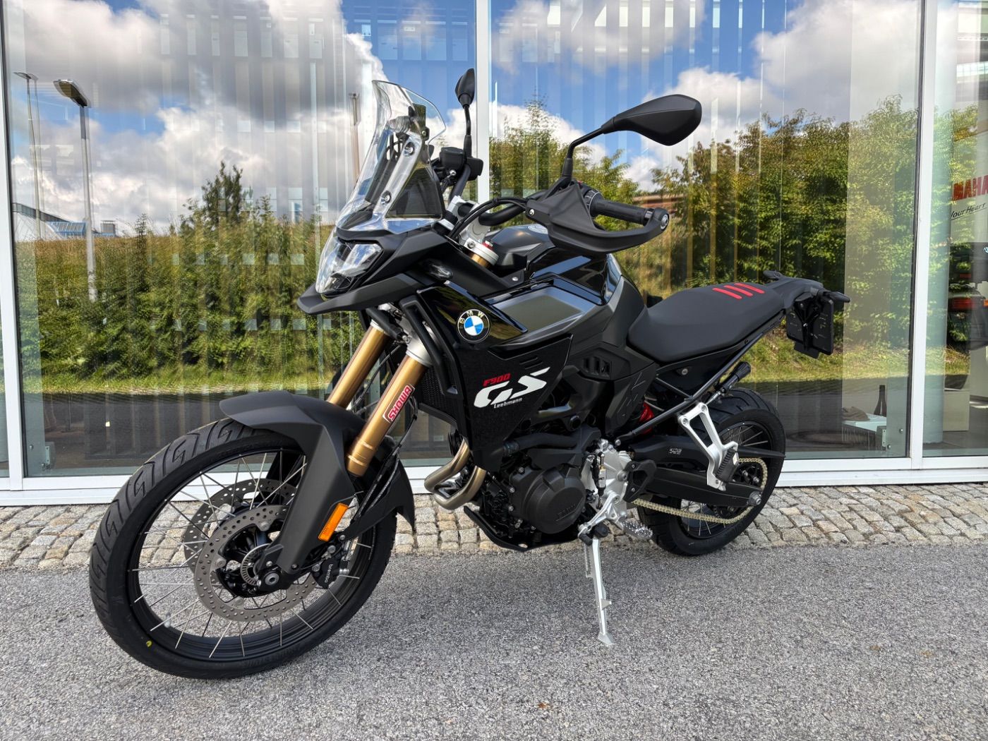 Fahrzeugabbildung BMW F 900 GS Dynamik Enduro-Paket Pro