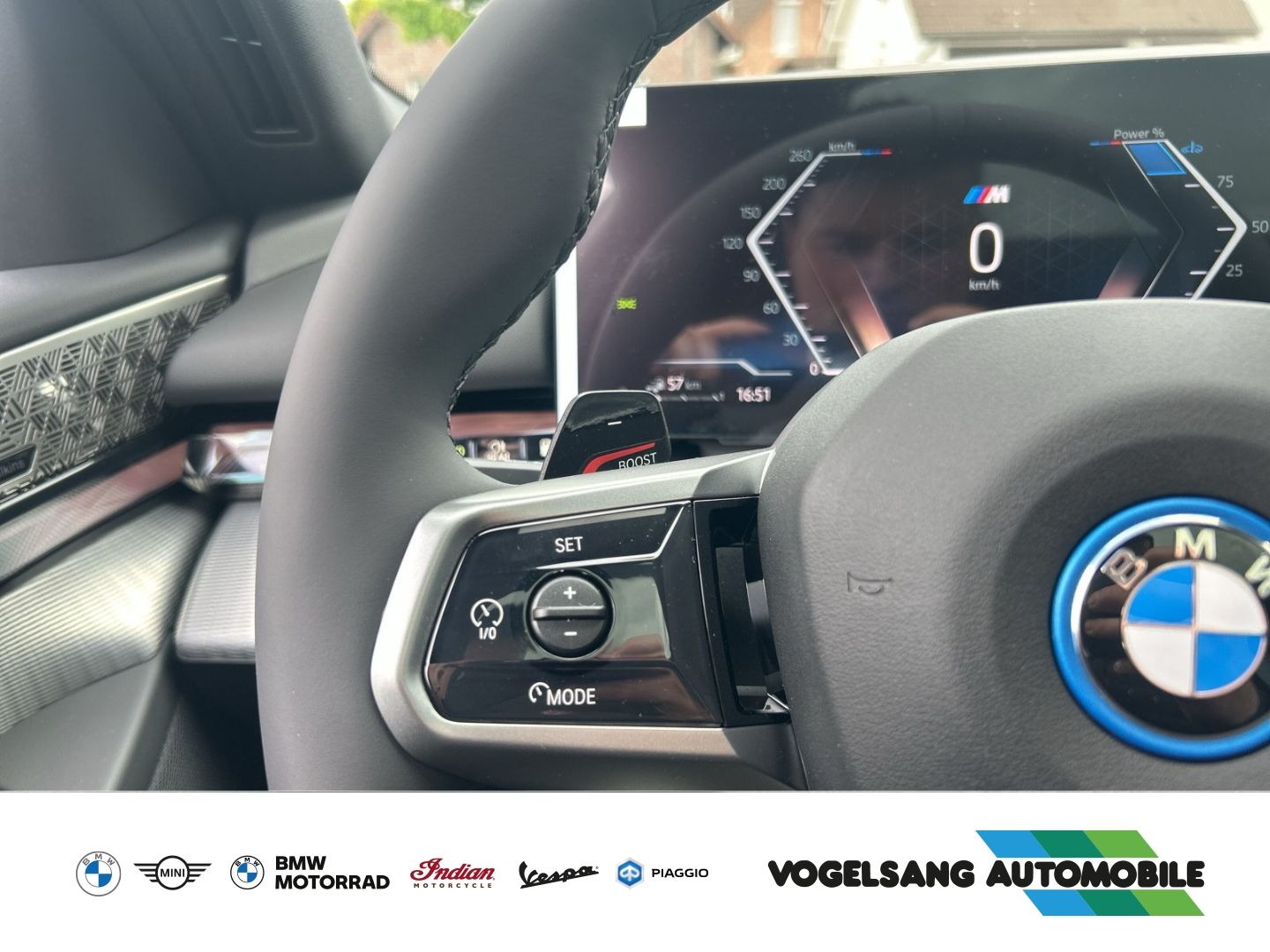 Fahrzeugabbildung BMW 550 e xDrive M Sport Park-Assistent Sportpaket H