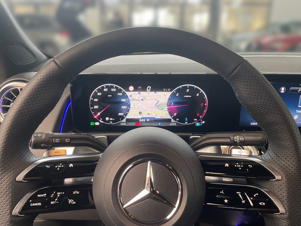 Fahrzeugabbildung Mercedes-Benz GLB 200 d 4MATIC 360 AHK AUT DynLicht Kam. LED