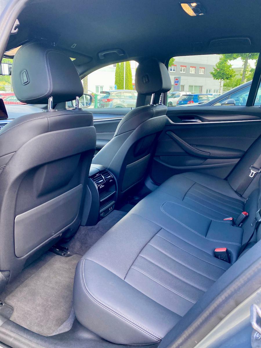 BMW 520 d xDrive M Sport Touring Standheizung AHK