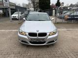 BMW 318i Autom./ 2.Hand / Sitzh / Tempo. / Bi-Xenon - silberne BMW 318