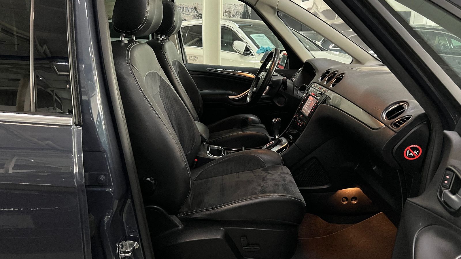 Fahrzeugabbildung Ford Galaxy 7-SITZER AUT. TITANIUM SPORT PANO MEMORY