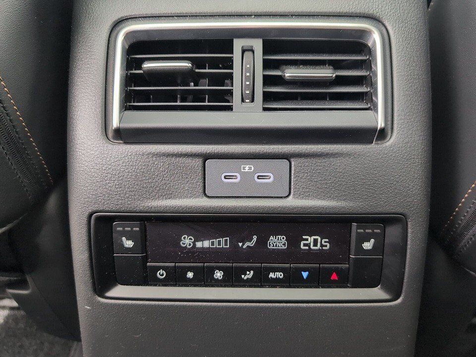 Fahrzeugabbildung Mazda CX-80 PHEV 2.5L eSKY AT AWD HOMURA-PLUS NAV+PANO