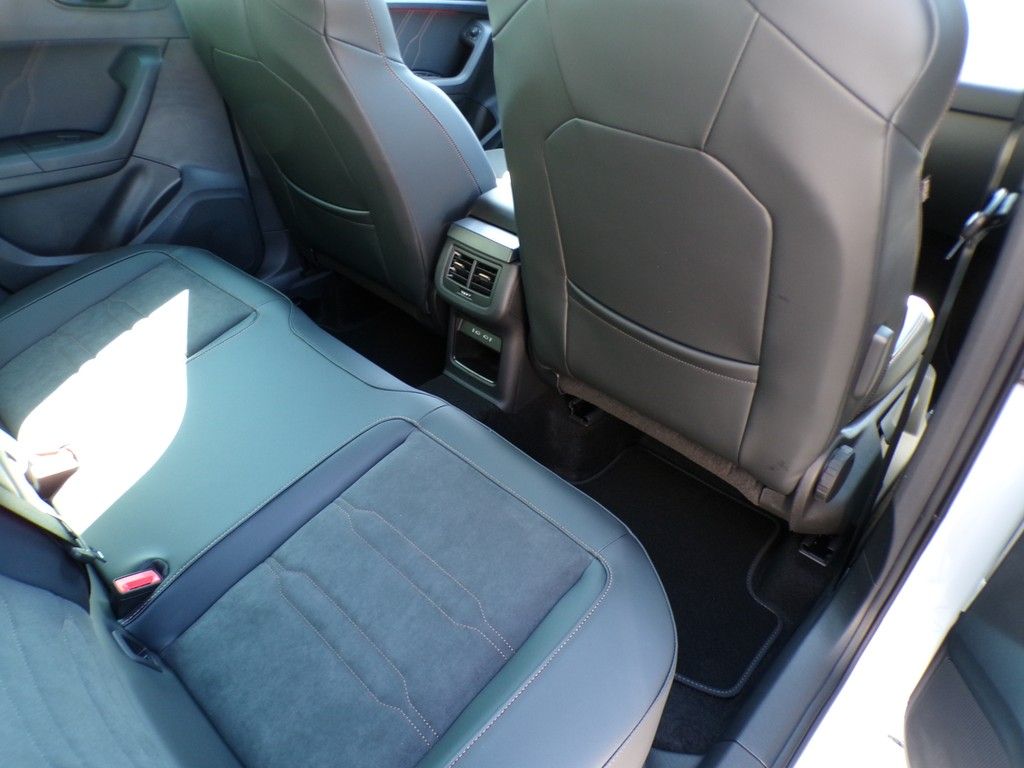 Fahrzeugabbildung CUPRA Ateca 1.5 TSI DSG Pano*AHK*DSG
