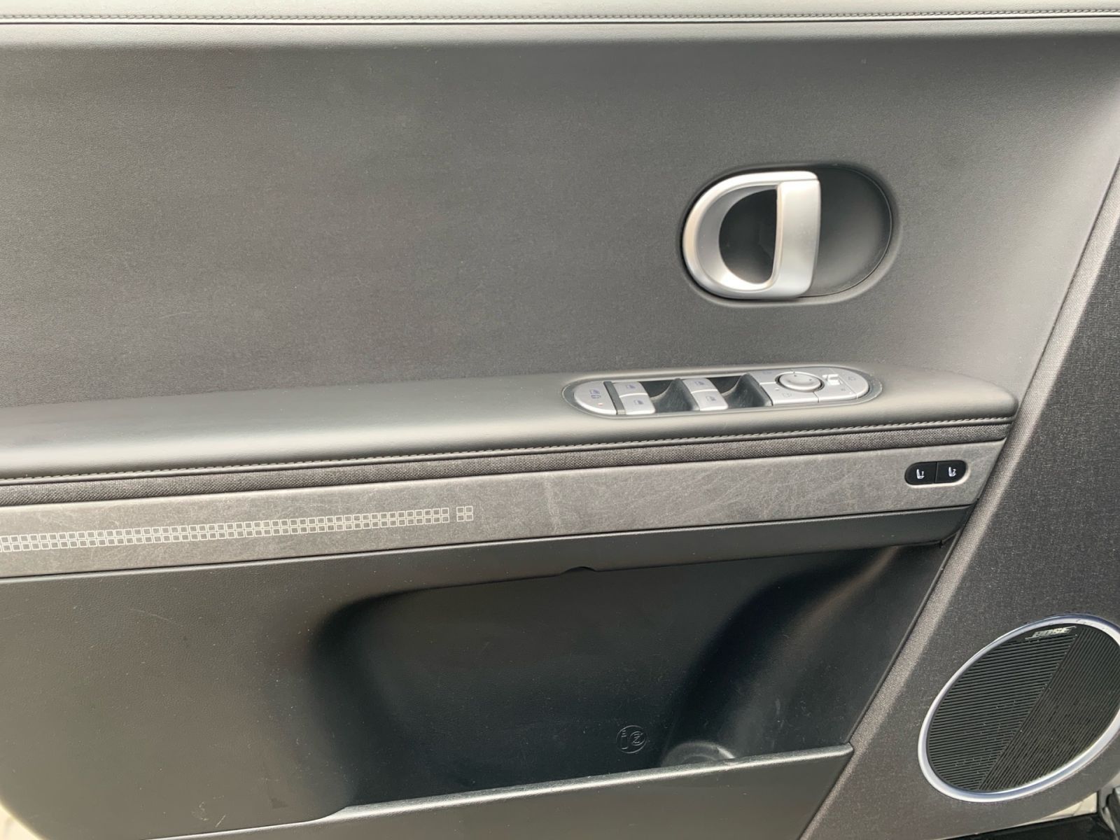 Fahrzeugabbildung Hyundai IONIQ 5 Uniq 72,6 kWh AHK 4WD Relax Solar