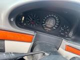 Mercedes-Benz 220 - blaue Mercedes-Benz 220