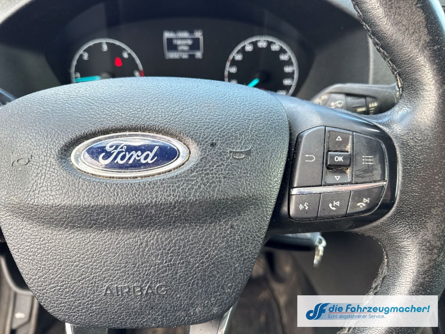 Fahrzeugabbildung Ford Transit Custom Tourneo 320 L1 Trend *EXPORT *26