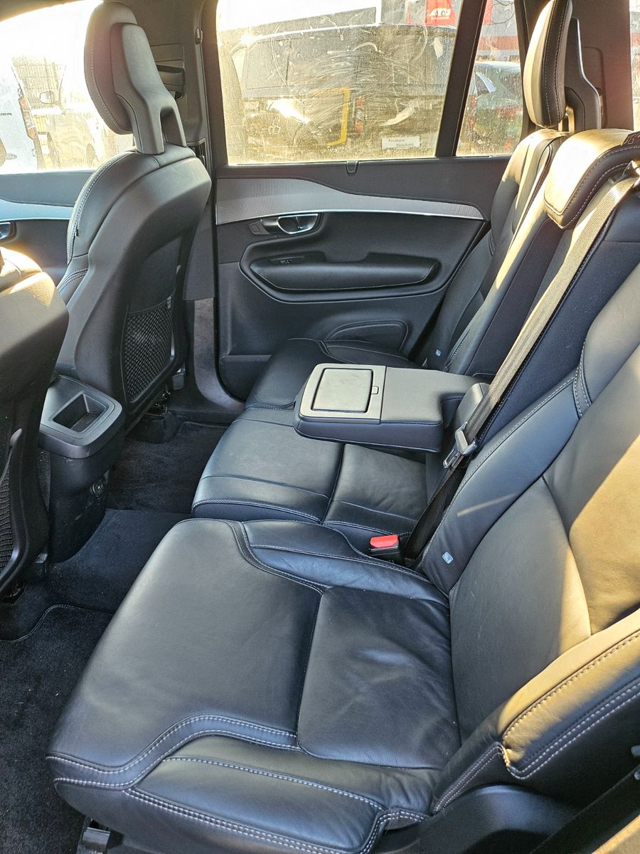 Fahrzeugabbildung Volvo XC90 R Design AWD