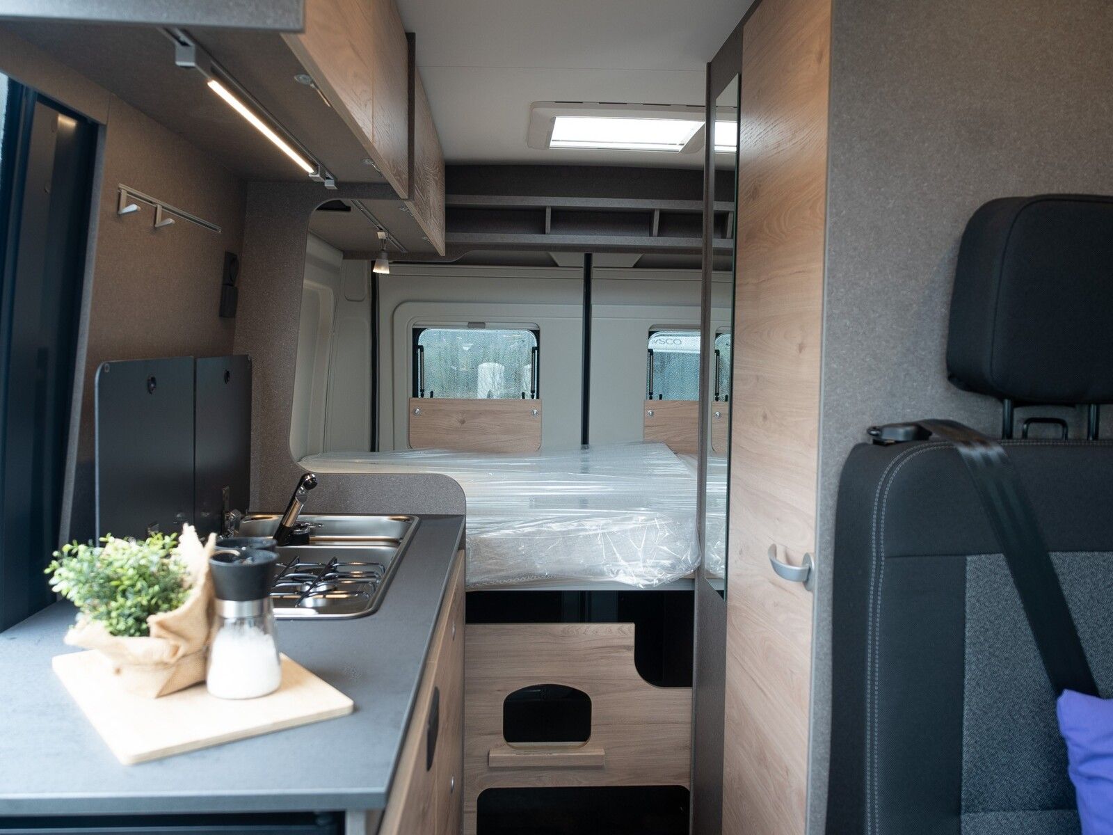 Fahrzeugabbildung Dethleffs Globetrail Active 600 DS Fiat Expedition Grau