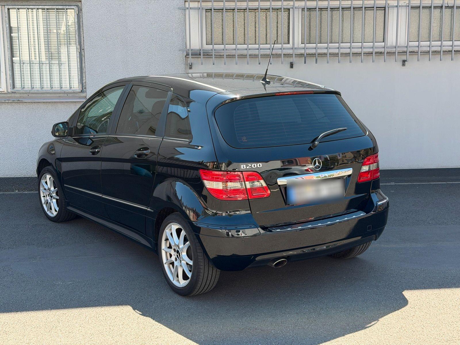 Mercedes-Benz B200 2009 — engine 136 HP (100kW)