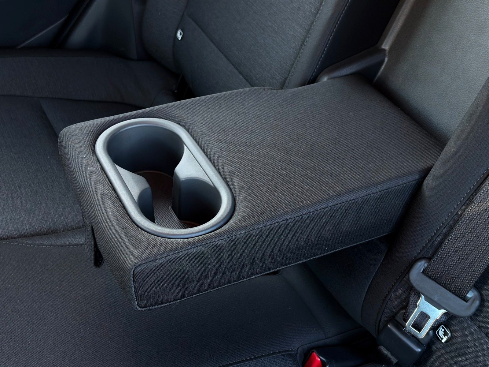 Fahrzeugabbildung Hyundai KONA E 30+ Edition SHZ LHZ LFA LKA CarPlay NAVI