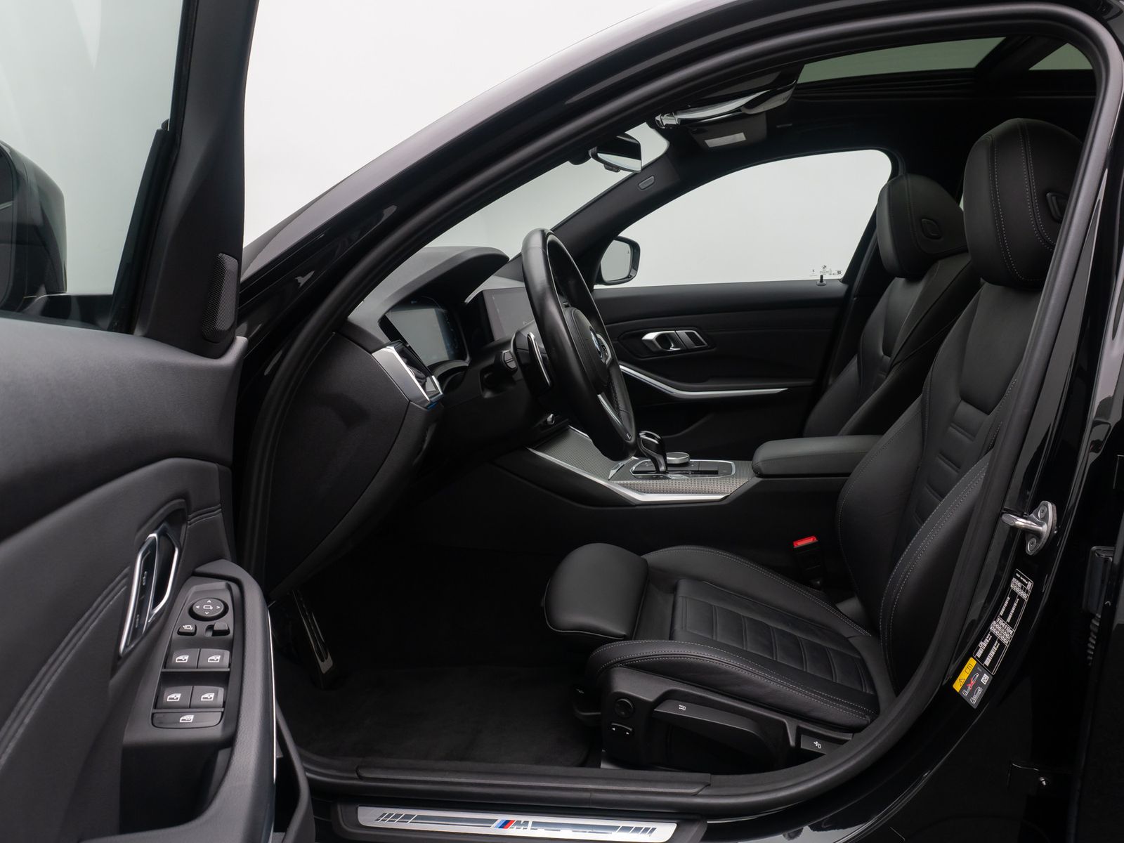 Fahrzeugabbildung BMW 330e M Sport DAB Laser HUD AHK Kamera Panorama