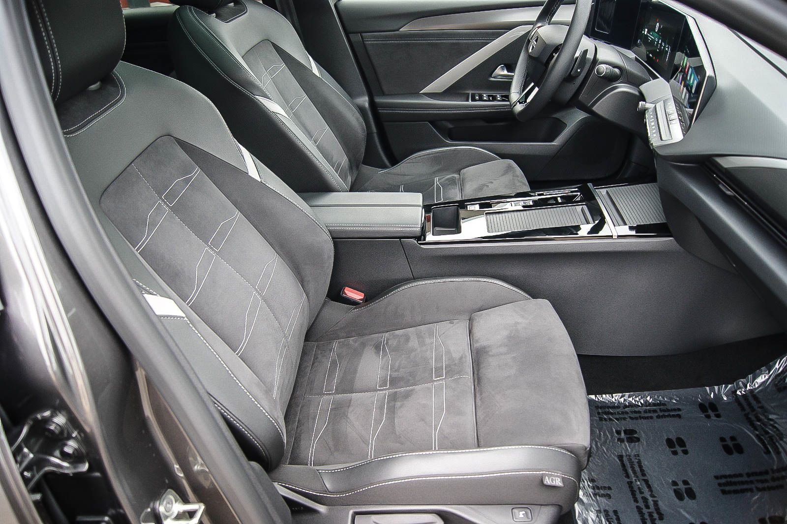 Fahrzeugabbildung Opel Astra L 1.5 Diesel ULTIMATE Aut HEADUP ANHZV LED