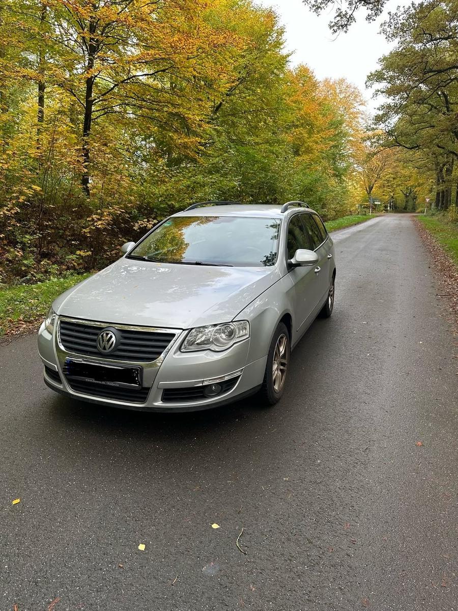 Volkswagen Passat 2006 — вигляд ззаду