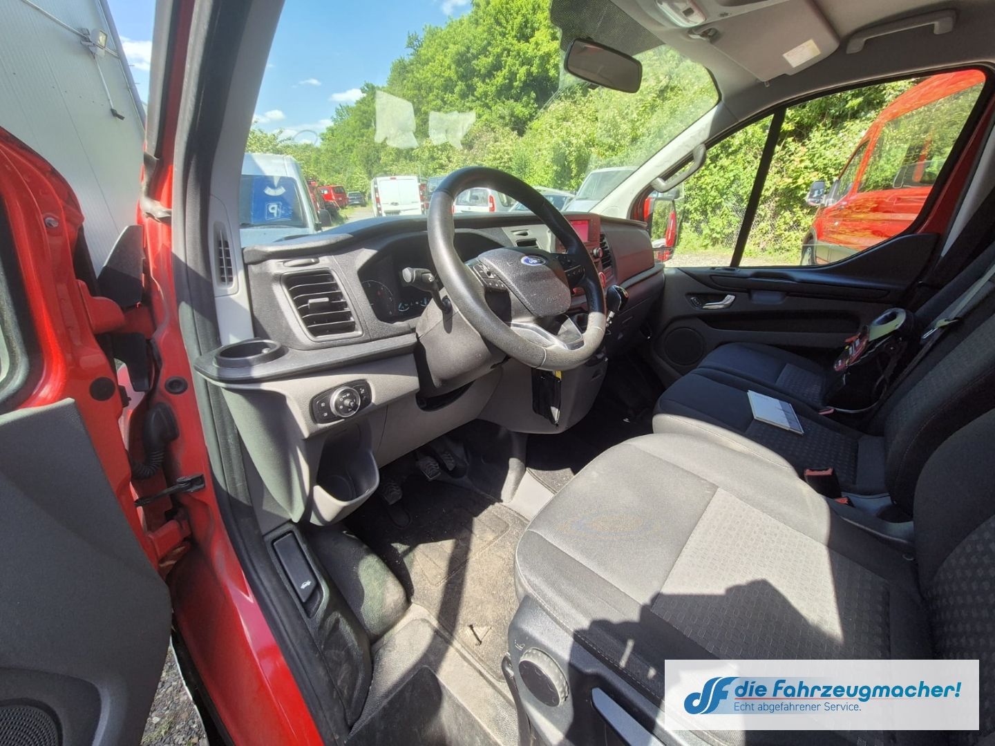 Fahrzeugabbildung Ford Transit Custom Kombi 320 L1 *UNFALLWAGEN *3201