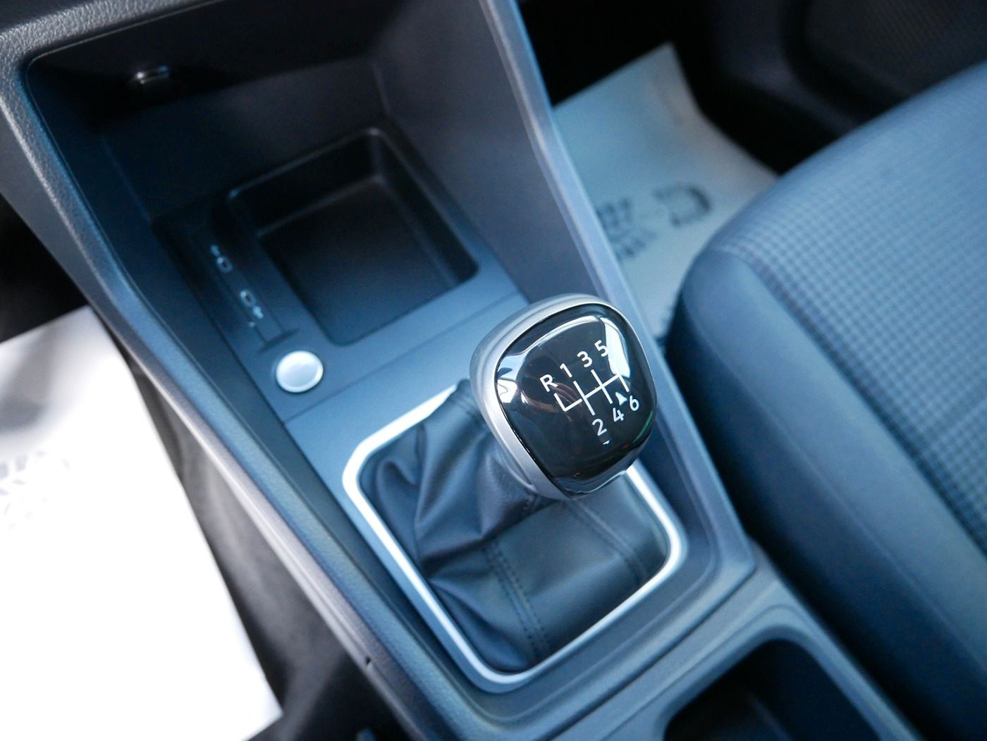 Fahrzeugabbildung Volkswagen Caddy 2.0 TDI Maxi 7-Sitzer Kamera SHZ Klimaauto