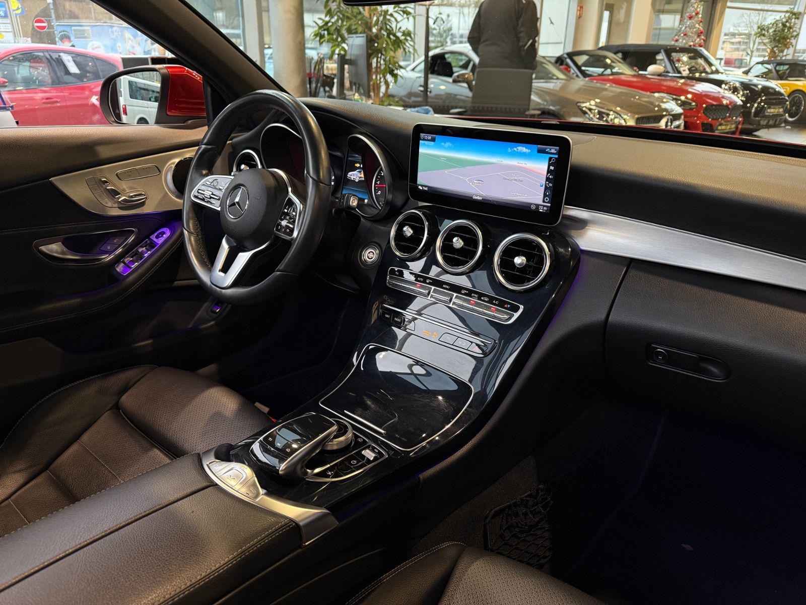 Fahrzeugabbildung Mercedes-Benz C 300 Cabrio AMG Line HUD LED RFK 18"