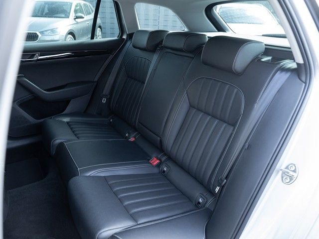Superb Combi 2.0 TDI L&K 4x4 DSG PANO+MATRIX+DCC