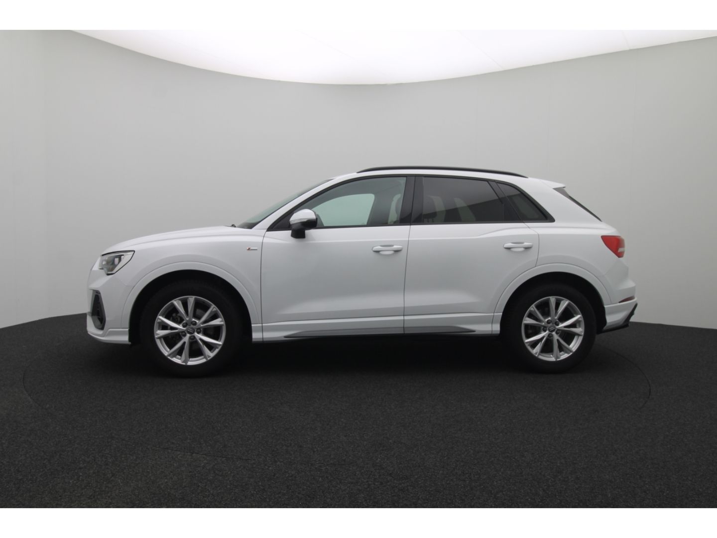 Fahrzeugabbildung Audi Q3 35 TFSI S line Digi Cockpit AHK 3-Zonen-Klima