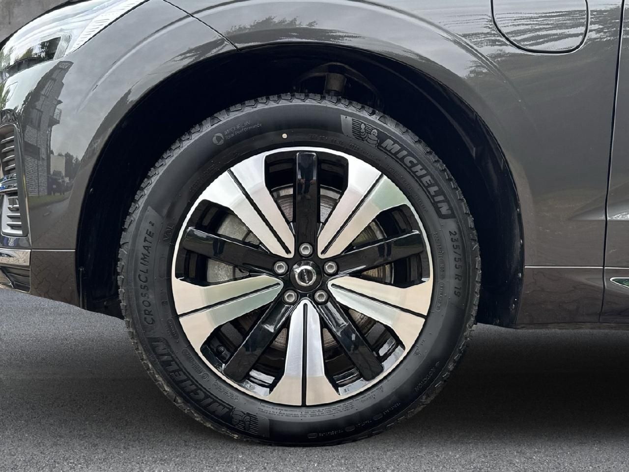 Fahrzeugabbildung Volvo XC60 T6 AWD Plus Bright Plug-In Hybrid