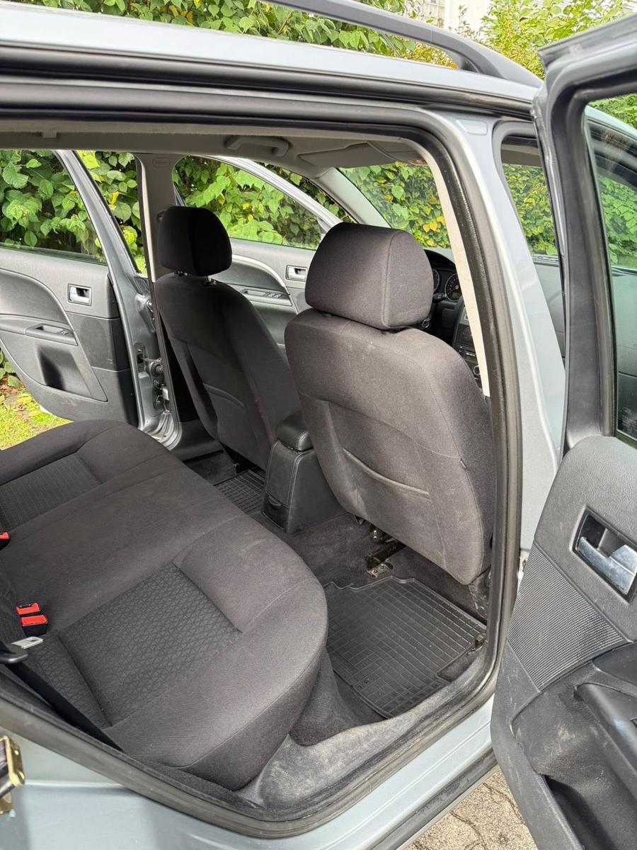 Ford Mondeo 2004 — photo 12