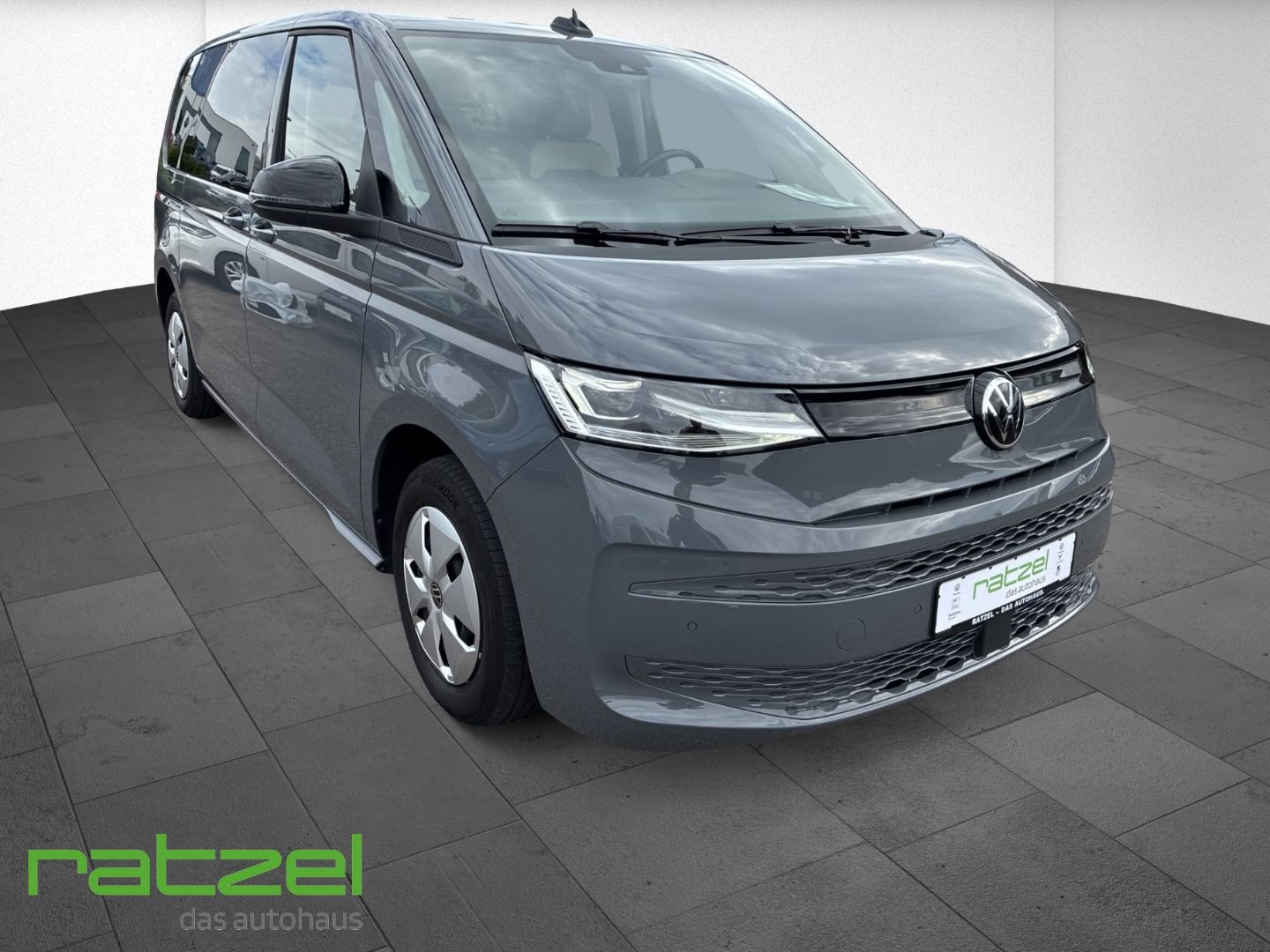 Fahrzeugabbildung Volkswagen T7 Multivan 2.0 TDI 7-Gang DSG KÜ Navi AHK LED A