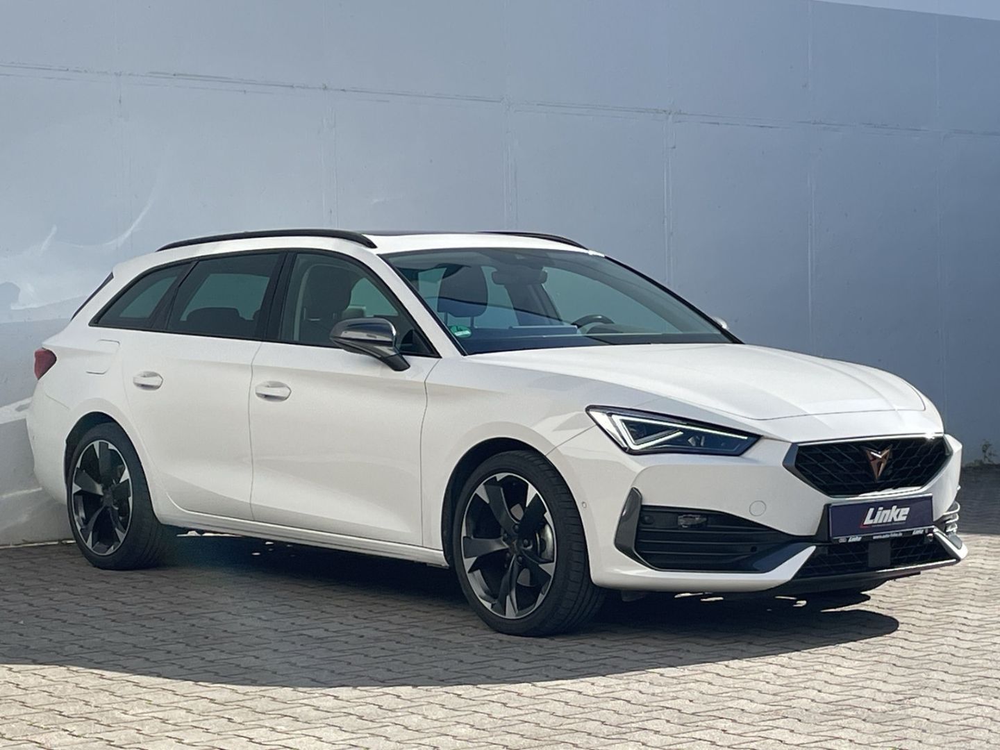 Leon Sportstourer 1.5 eTSI DSG AHK/Pano/Kamera/K