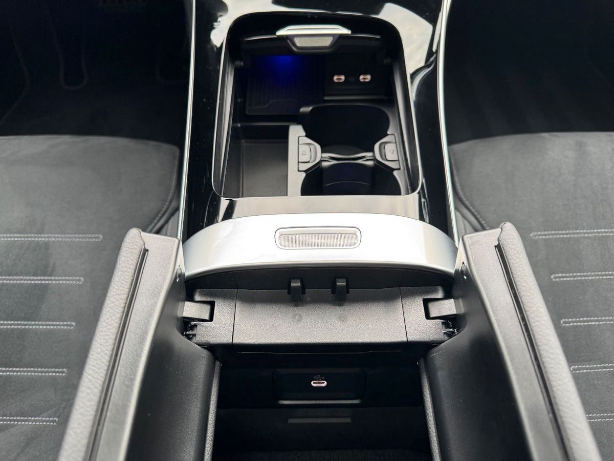 Fahrzeugabbildung Mercedes-Benz C 200d T AMG+Pano+AHK+Distr+Digital+360