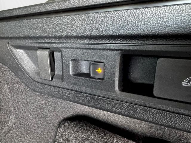Skoda Superb Combi L&K Leder AHK Standh. Rollo 360Cam