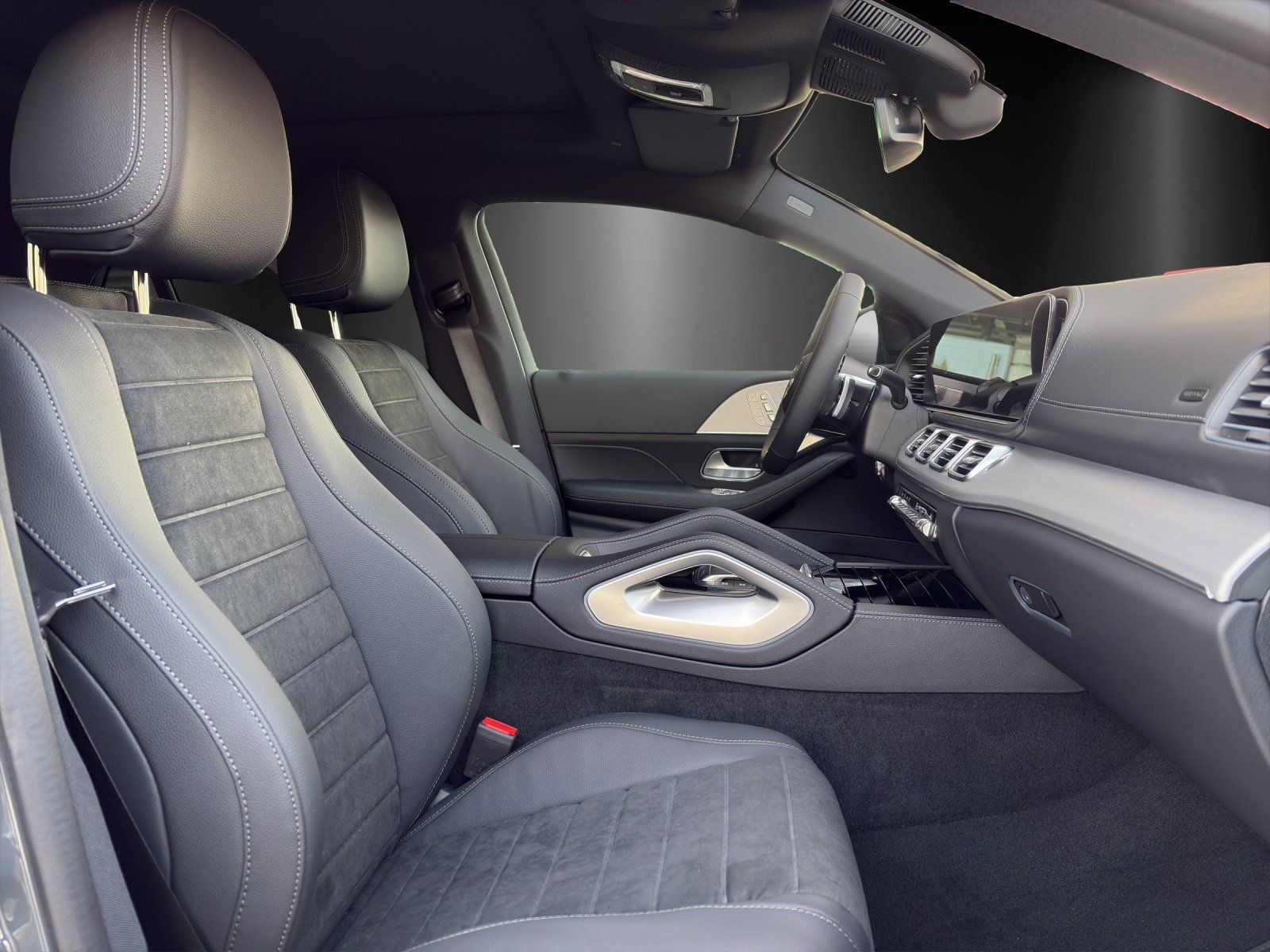 Fahrzeugabbildung Mercedes-Benz GLE 400 e 4M Coupé AMG AHK BURMESTER 360°