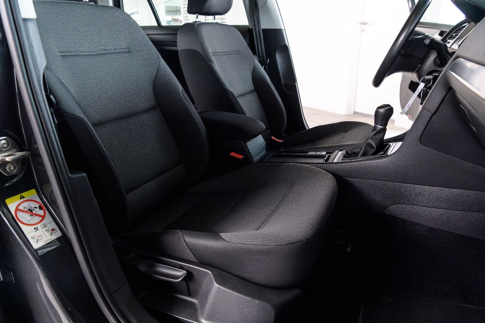 Fahrzeugabbildung Volkswagen Golf VII1.0l TSI Comfortline + GJR + Klima