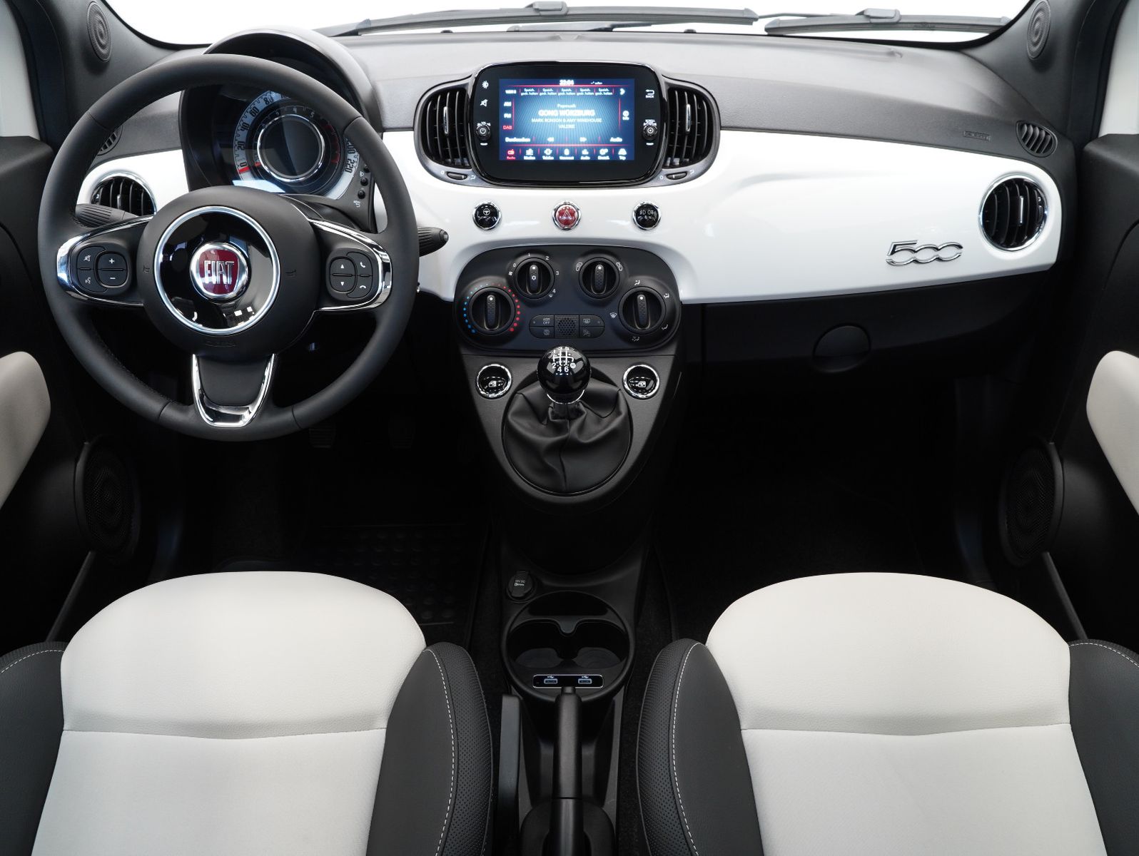 Fahrzeugabbildung Fiat 500 1.0 Mild Hybrid Dolcevita PANORAMA