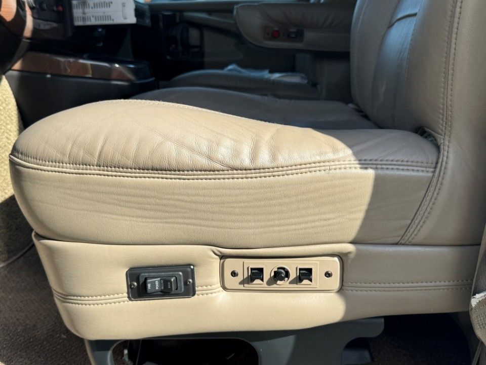 Fahrzeugabbildung Chevrolet Express Chevy Van Explorer Ltd. SE