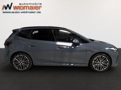 Fahrzeugabbildung BMW 218i Active Tourer--Pano/DrivingProf/eSitze/19LM