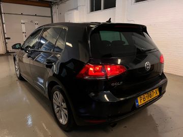 Volkswagen Golf - 2