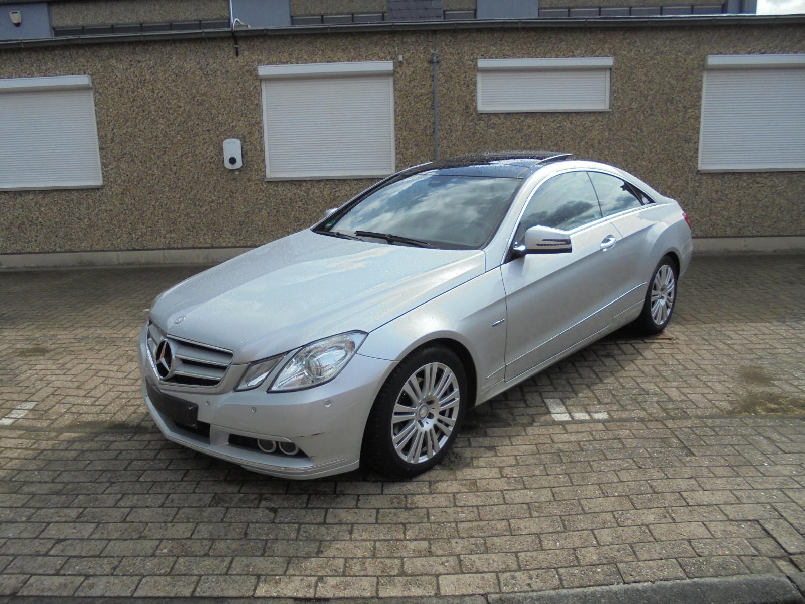 Mercedes-Benz E 200 CGI BlueEfficiency Automatik Panoramadach