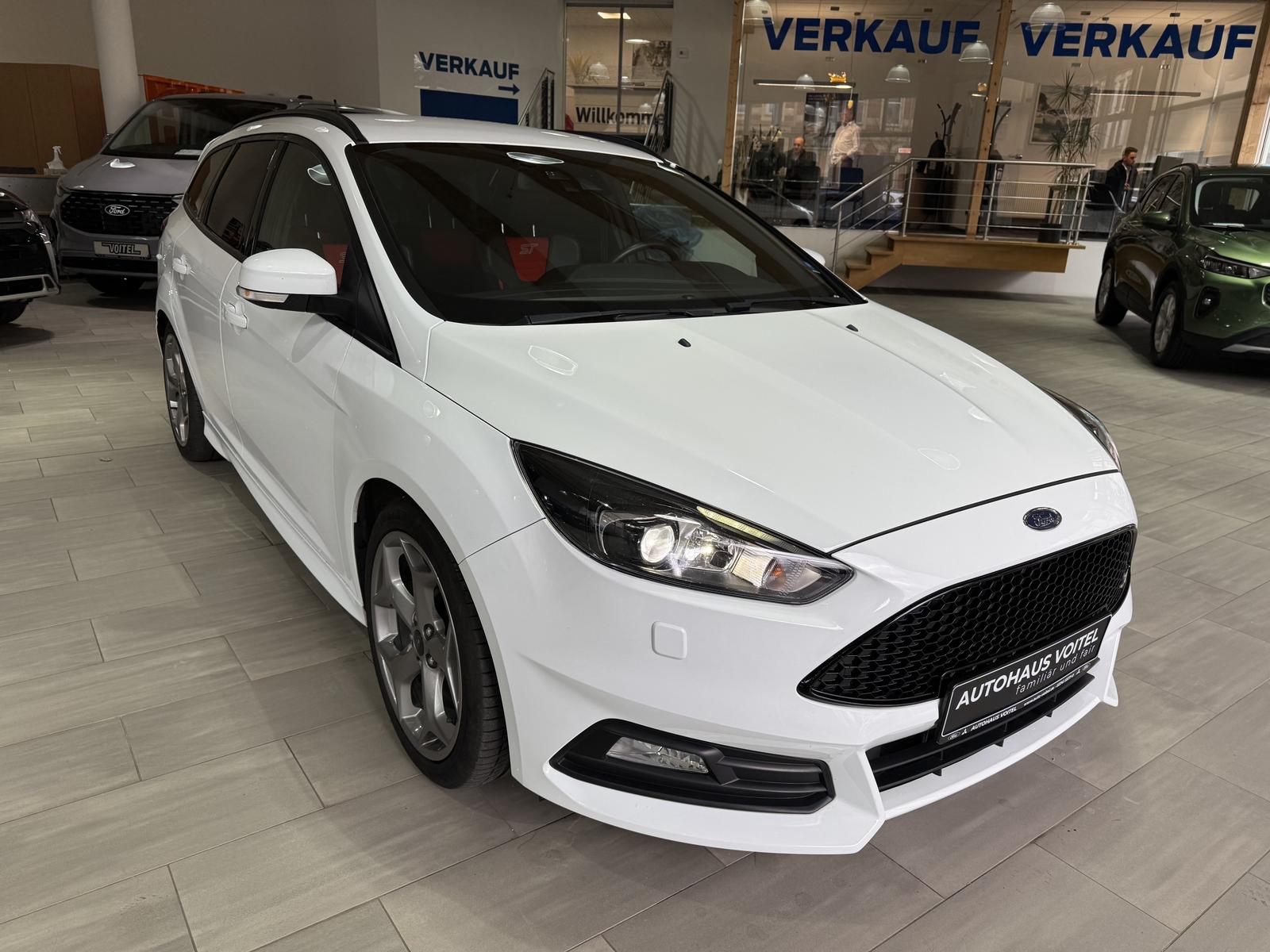Ford Focus Turnier ST 250PS
