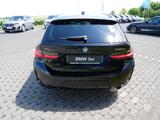 BMW 330e xDrive M Sport AHK HuD 360° ACC Sportpaket - mit Hybrid-Antrieb: Schwarz, Sportpaket