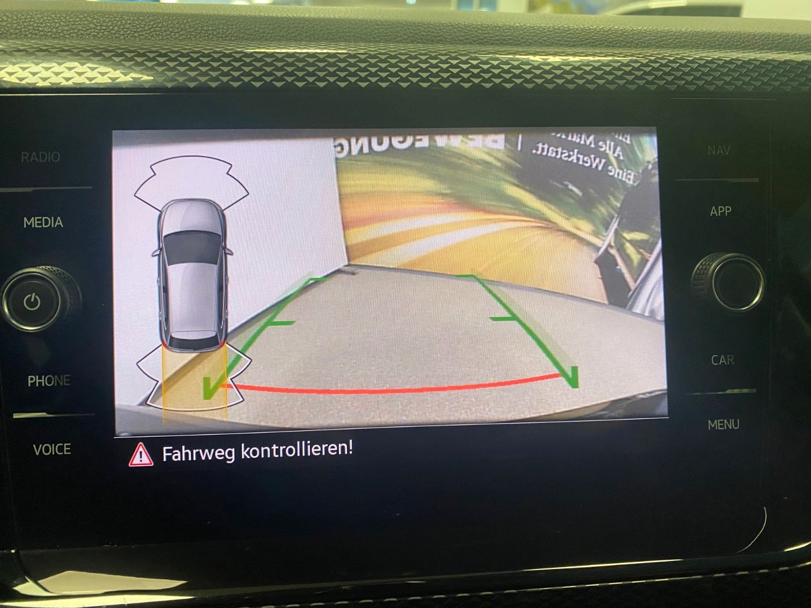 Fahrzeugabbildung Volkswagen Polo 1.0 TSI 70kW DSG Life+LED+APP CONNECT+NAVI+