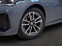 Fahrzeugabbildung BMW 218i Active Tourer M Sport--ACC/Travel/Pano/Head