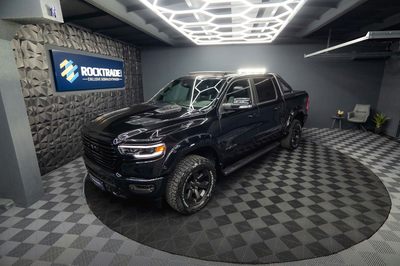 Fahrzeugabbildung Dodge RAM 5.7 V8 HEMI 4x4 LARAMIE GT NIGHT Offroad 19%