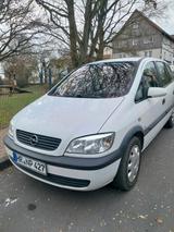 Opel Zafira Dizel - Opel Zafira aus 2002 mit Diesel-Antrieb
