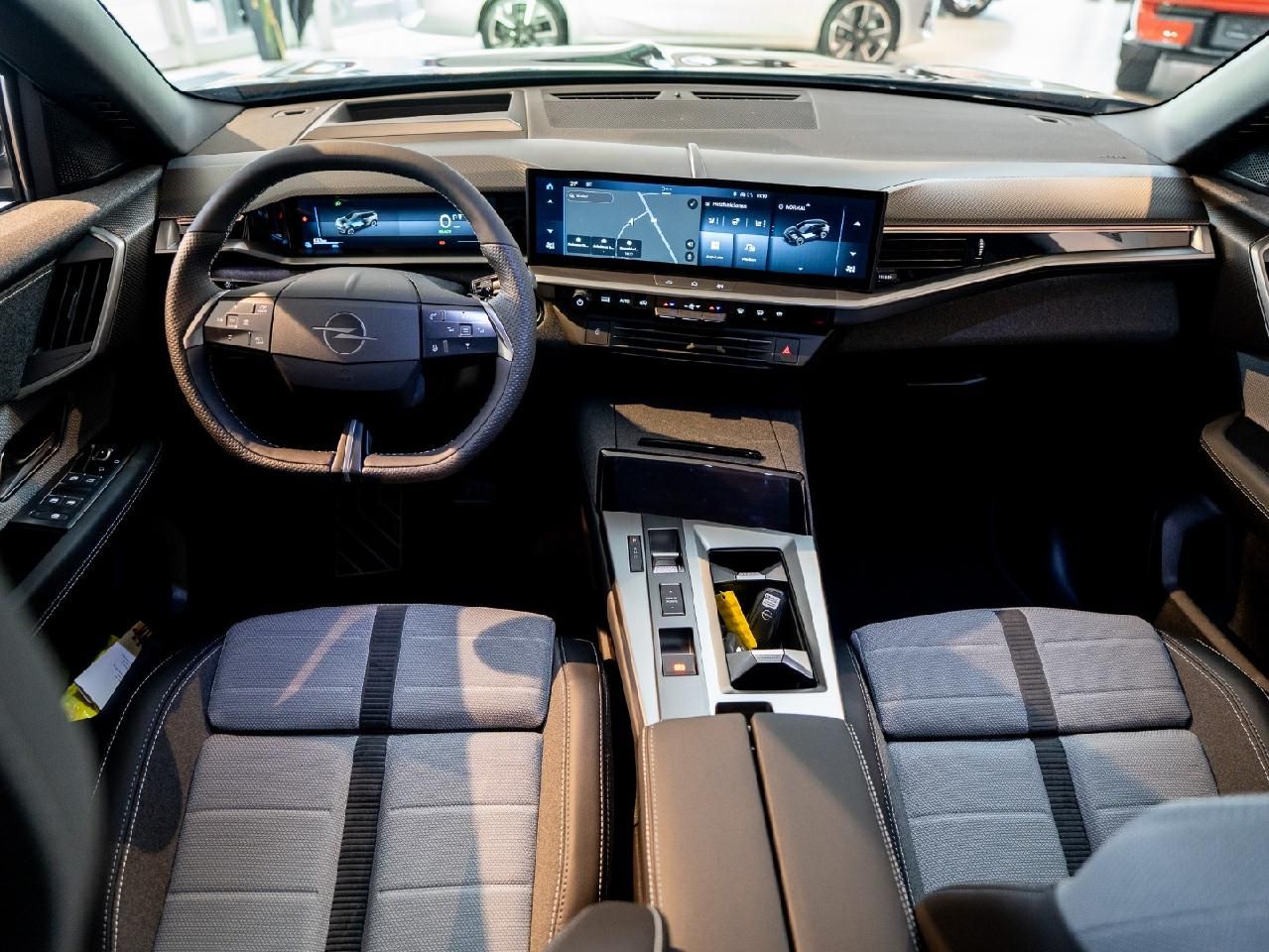 Fahrzeugabbildung Opel Grandland Electric 157 kW GS