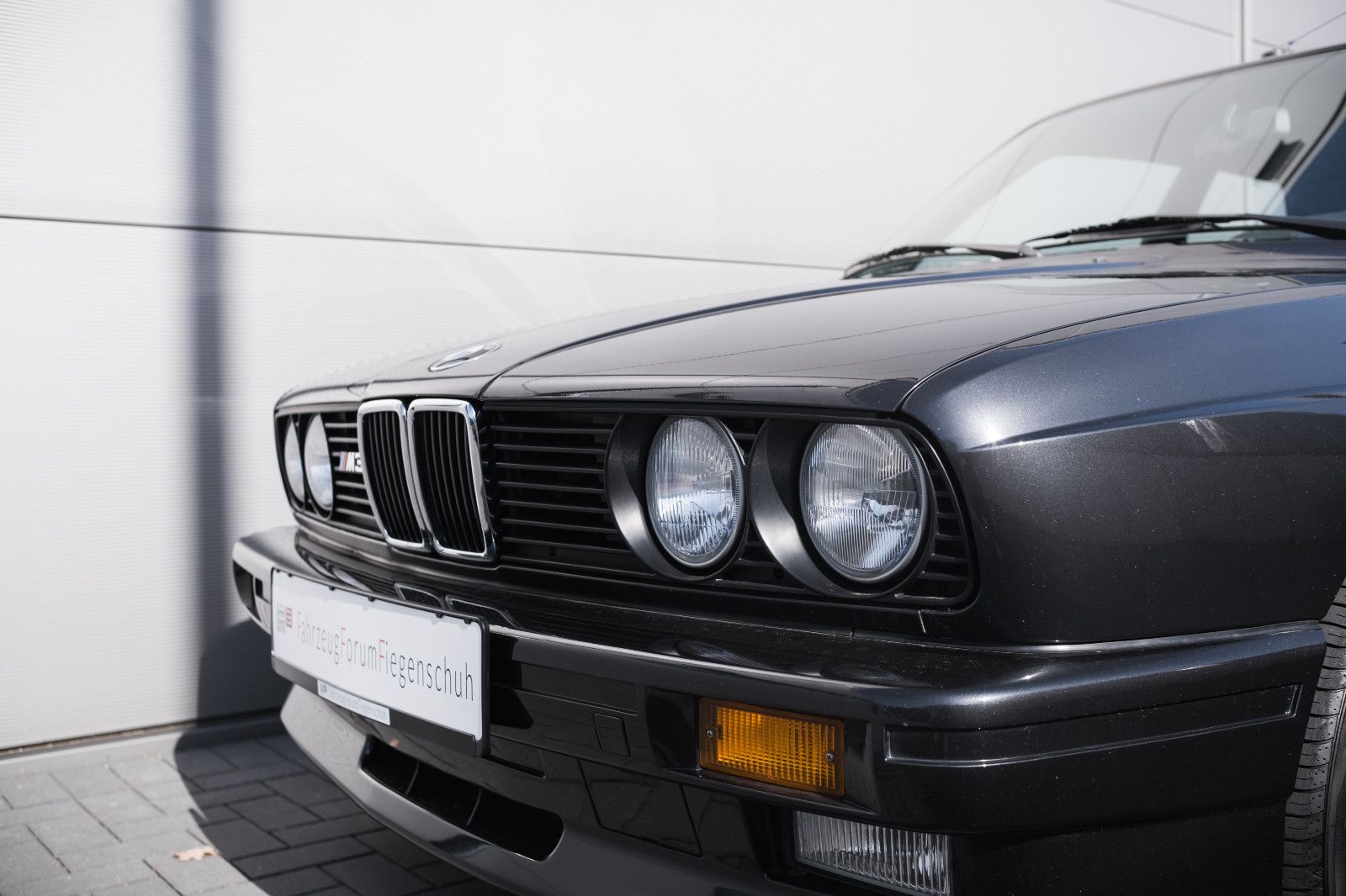 Fahrzeugabbildung BMW M3 E30 - dt. Auto - 2. Hd. - neuwertig - 29TKM!!