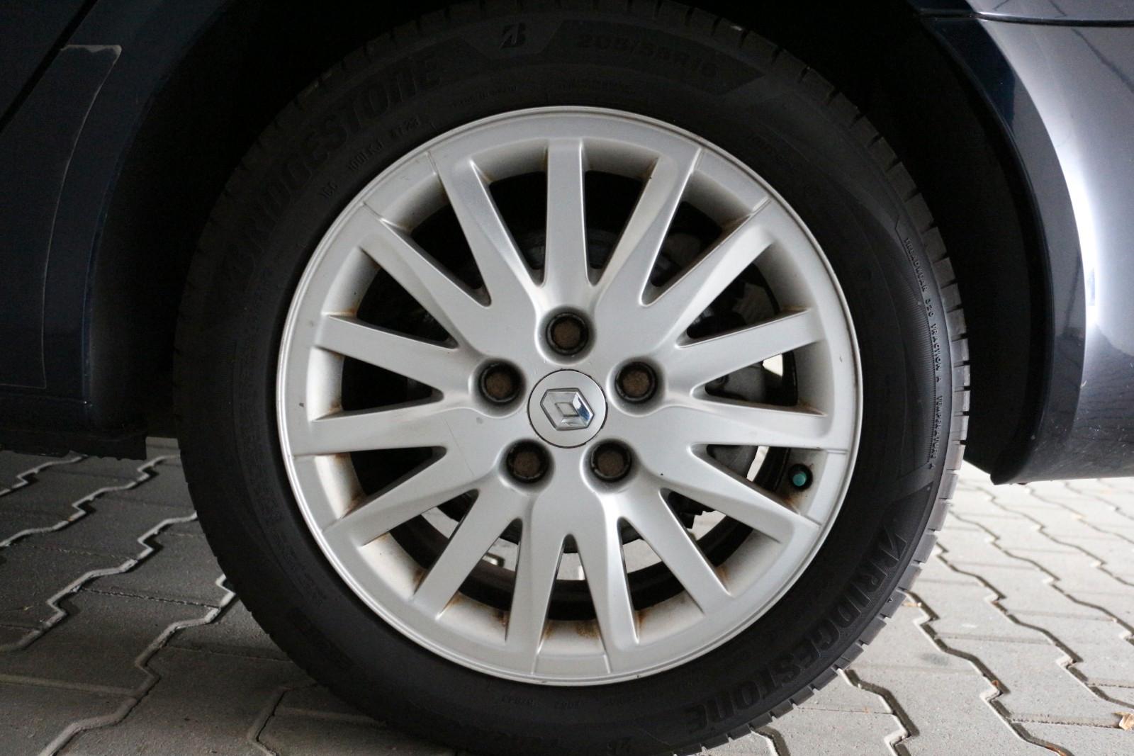 Renault Laguna 2006 — photo 31