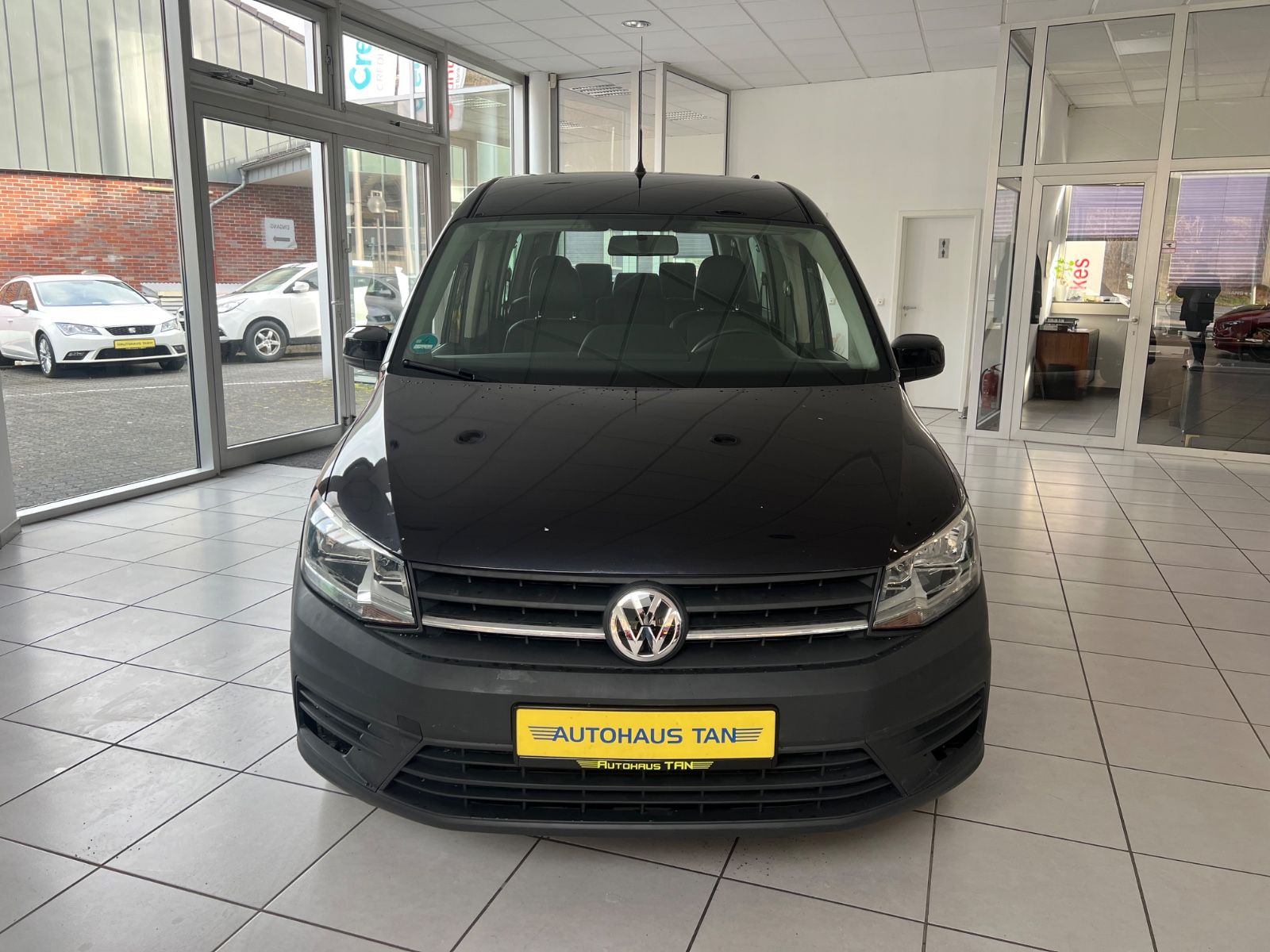 Fahrzeugabbildung Volkswagen Caddy PKW Maxi *MOTOR BEI VW NEU 100.000KM*