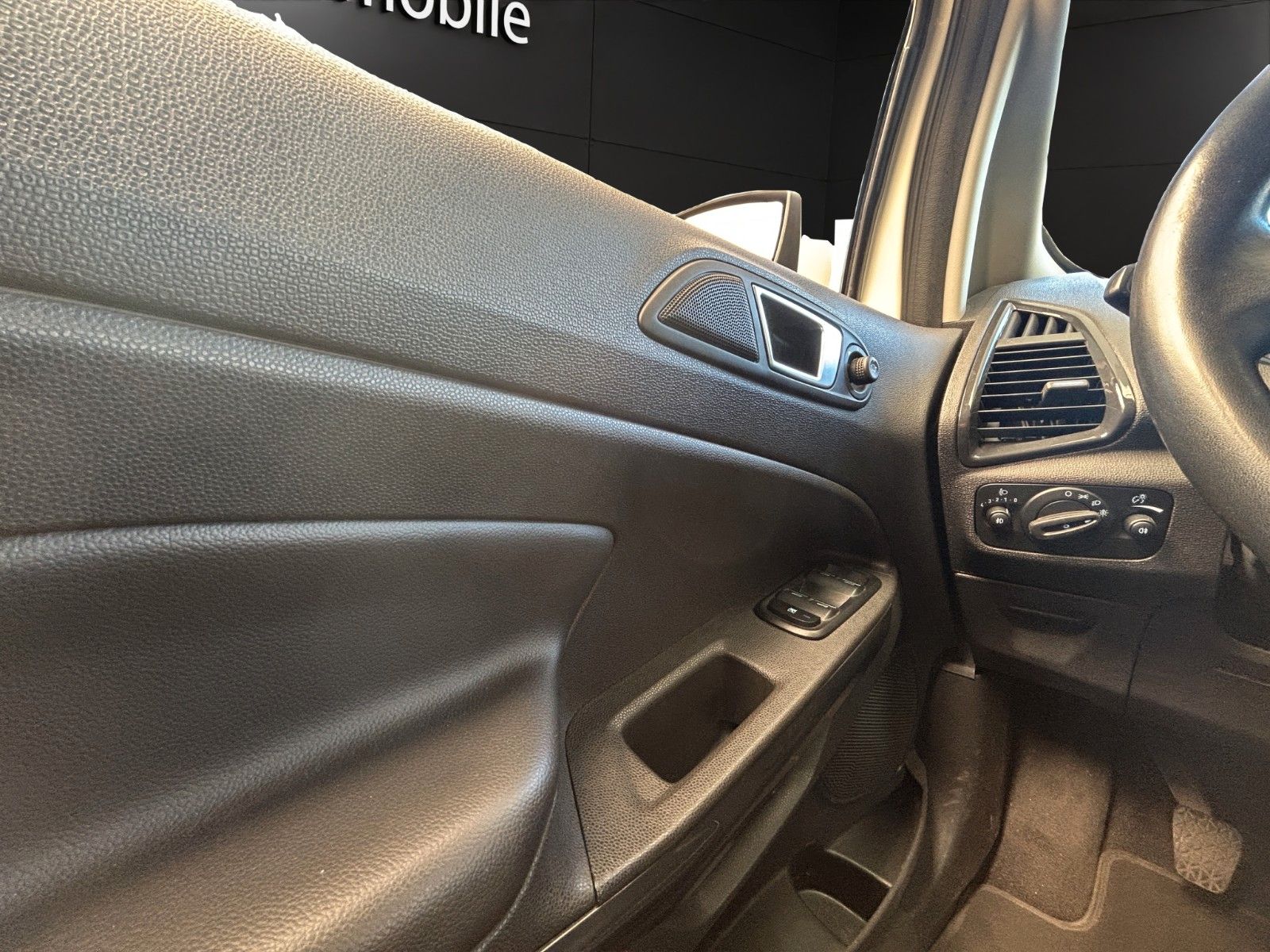 Fahrzeugabbildung Ford EcoSport Titanium/ 1.Hand /Klima/Navi/PDC/SHZ/